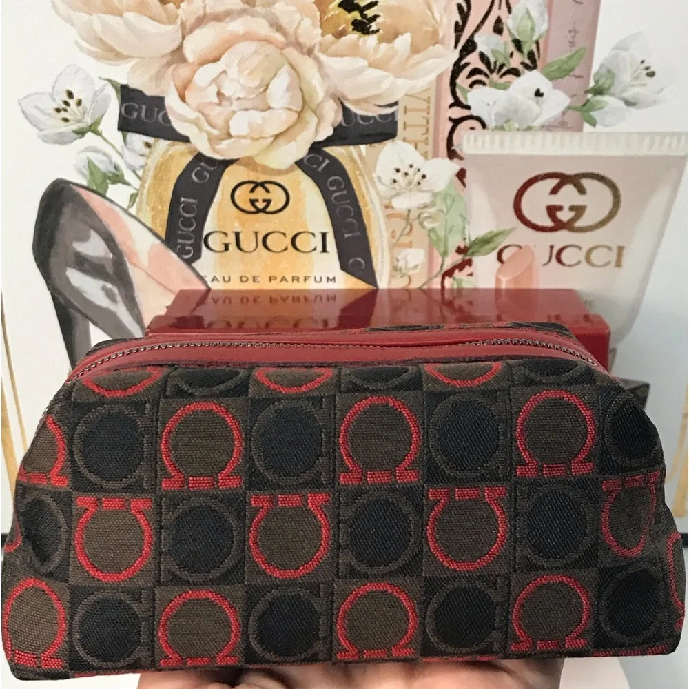 Salvatore Ferragamo Gancini Pouch Bag🔥😍